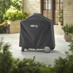 Housse Premium Q Séries 300/3000 Et 2000 Avec Chariot - Weber 7 Housse Premium Q Séries 300/3000 Et 2000 Avec Chariot - Weber -Outdoorchef Promos Boutique housse weber de luxe pour q300 0077924059254 3