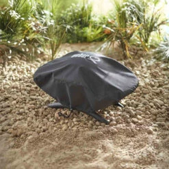 Housse Premium Q Séries 100 Et 1000 - Weber 7 Housse Premium Q Séries 100 Et 1000 - Weber -Outdoorchef Promos Boutique housse weber gamme q100 0077924035647 3